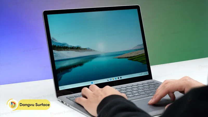 Laptop Surface được hỗ trợ các bản cập nhật từ Microsoft