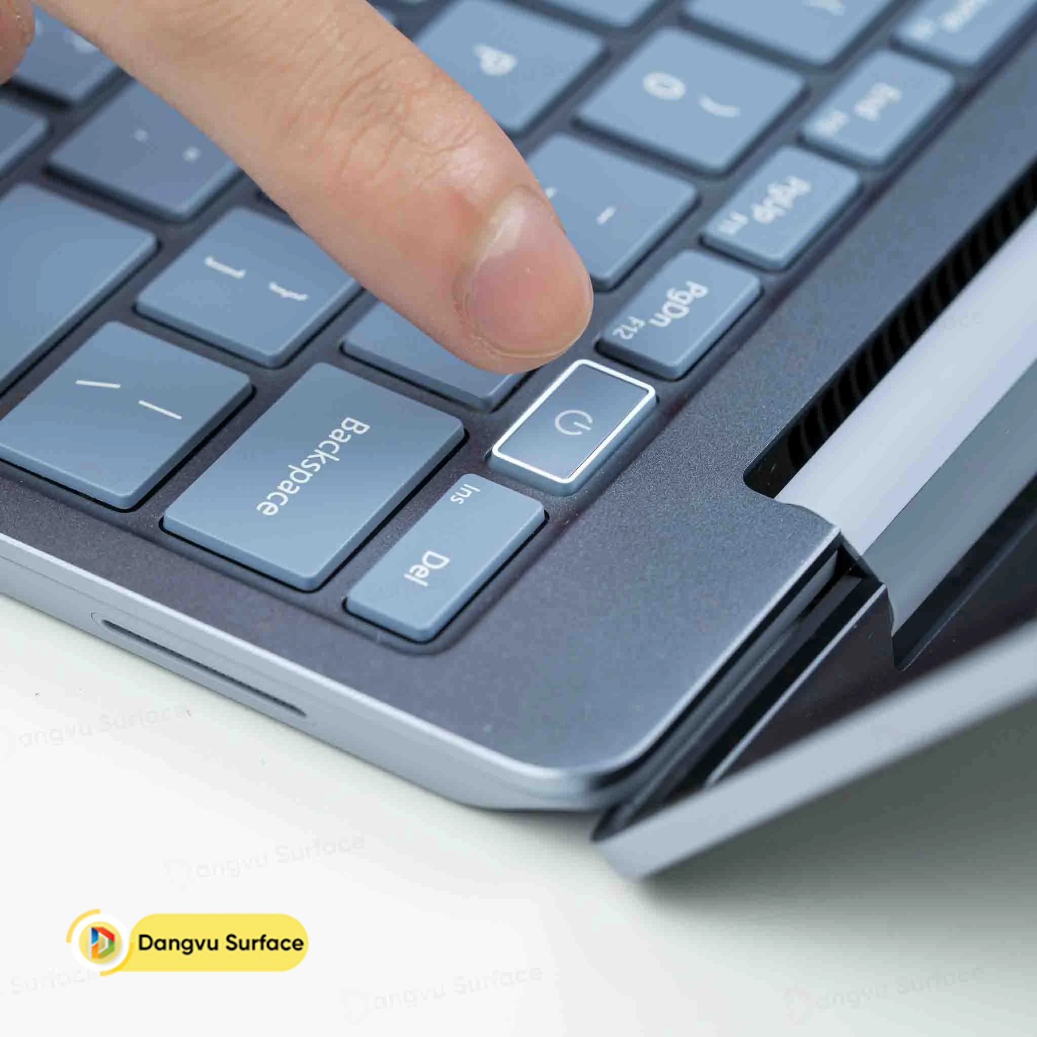 Surface Laptop Go có tích hợp mở khóa vân tay