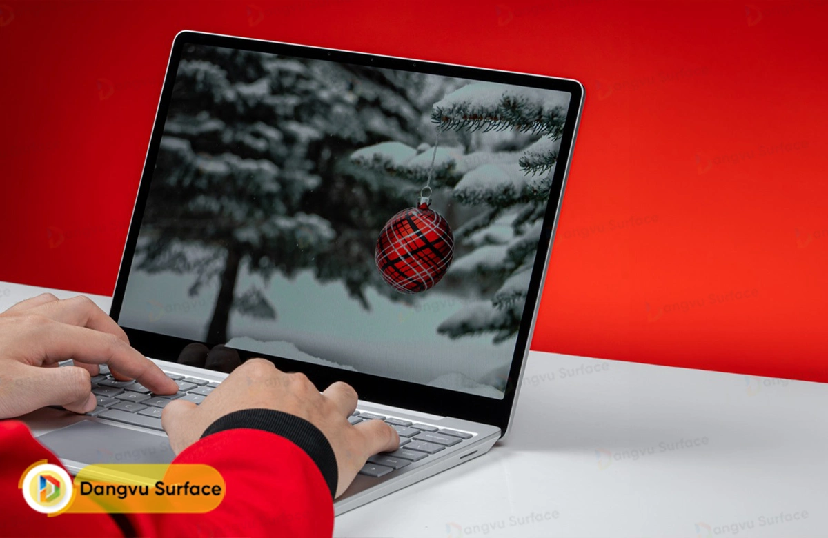 Ảnh Surface Laptop Go tại Đăng Vũ - Noel 2023