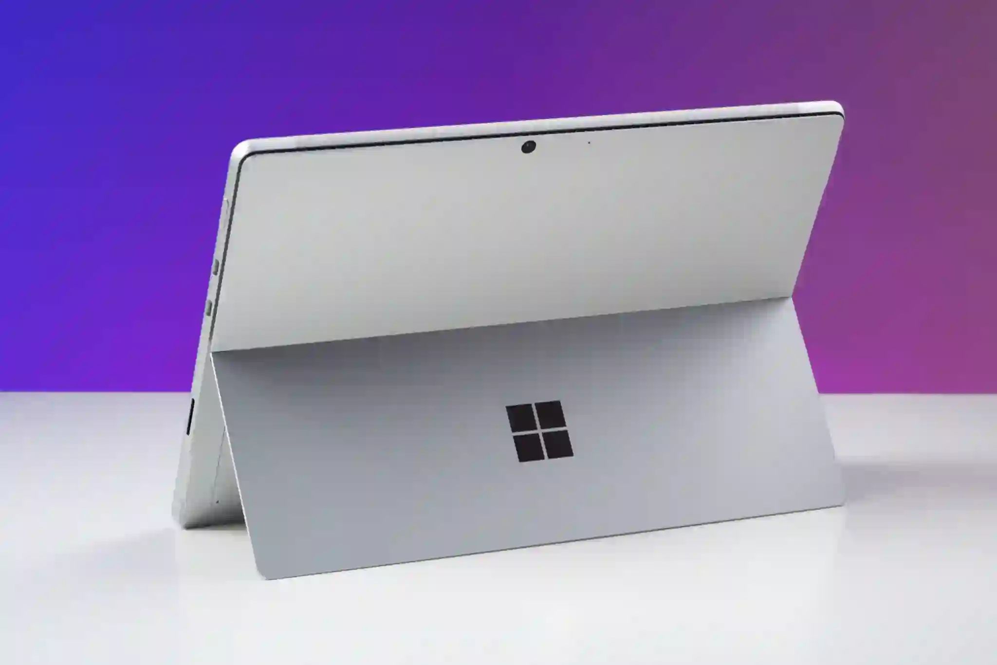 Màu Platinum Trên Surface Pro 8