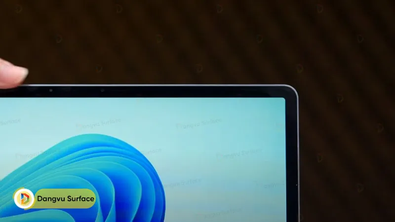 Bù lại Laptop Go 3 có viền màn hình mỏng sexy