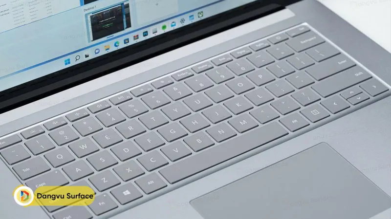 Surface Laptop 5 có hành trình phím sâu cho phản hồi nhanh nhạy