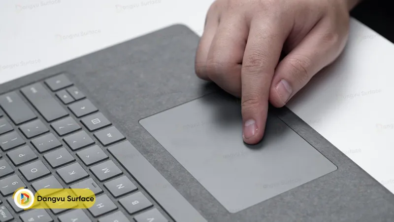 Touchpad Laptop có kích thước lớn