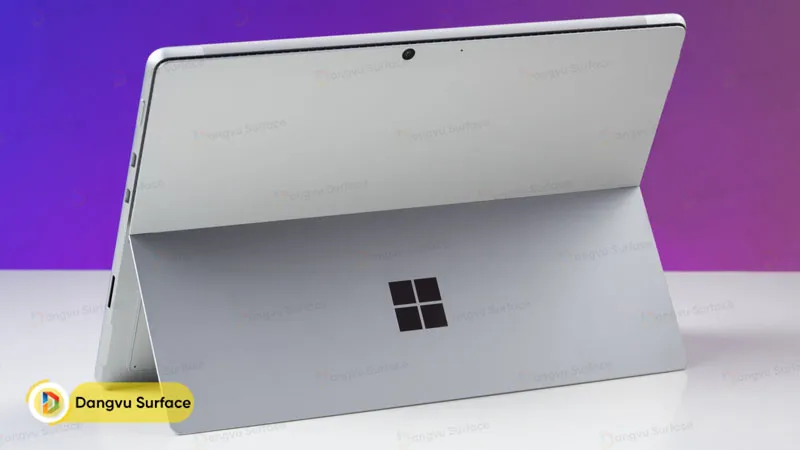 Surface Pro 8 chấp tất Laptop cùng tầm giá 17 triệu